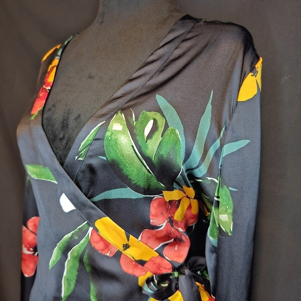 NWT JNSQ 100% Mulberry Silk Wrap Floral Pattern Blouse Available Sizes 10, 8… - Picture 5 of 10